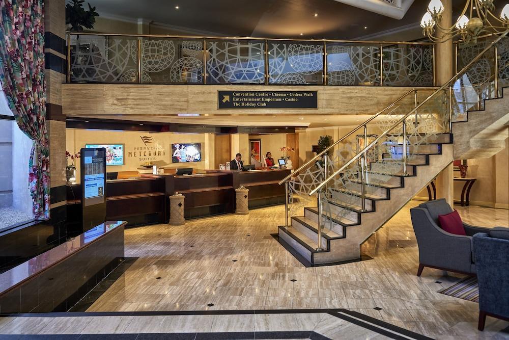 קמפטון פארק Peermont Metcourt Suites At Emperors Palace מראה חיצוני תמונה