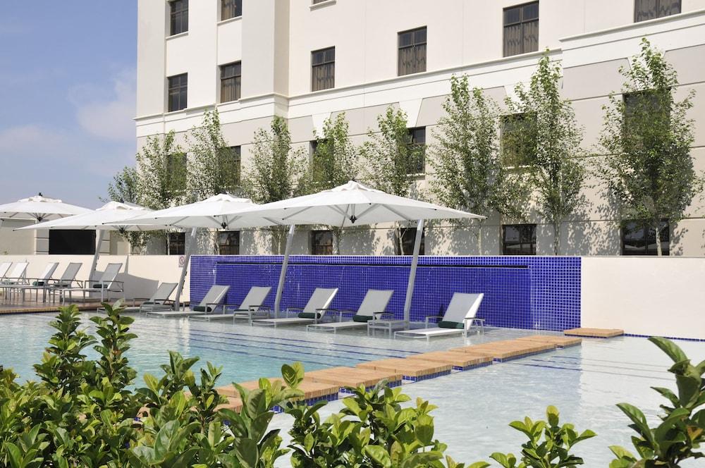 קמפטון פארק Peermont Metcourt Suites At Emperors Palace מראה חיצוני תמונה