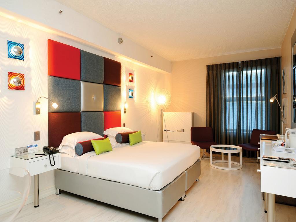 קמפטון פארק Peermont Metcourt Suites At Emperors Palace מראה חיצוני תמונה