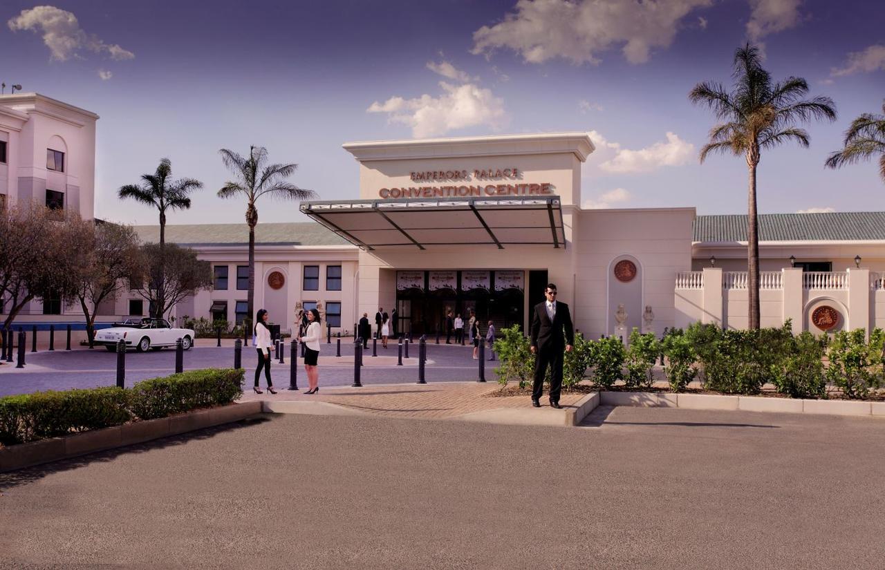 קמפטון פארק Peermont Metcourt Suites At Emperors Palace מראה חיצוני תמונה