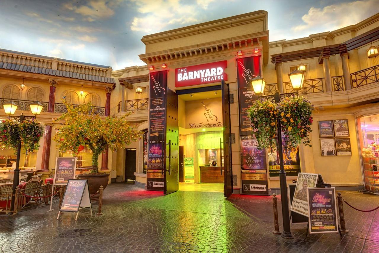 קמפטון פארק Peermont Metcourt Suites At Emperors Palace מראה חיצוני תמונה