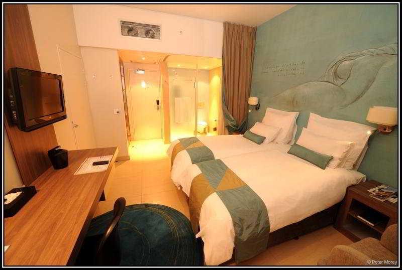 קמפטון פארק Peermont Metcourt Suites At Emperors Palace מראה חיצוני תמונה