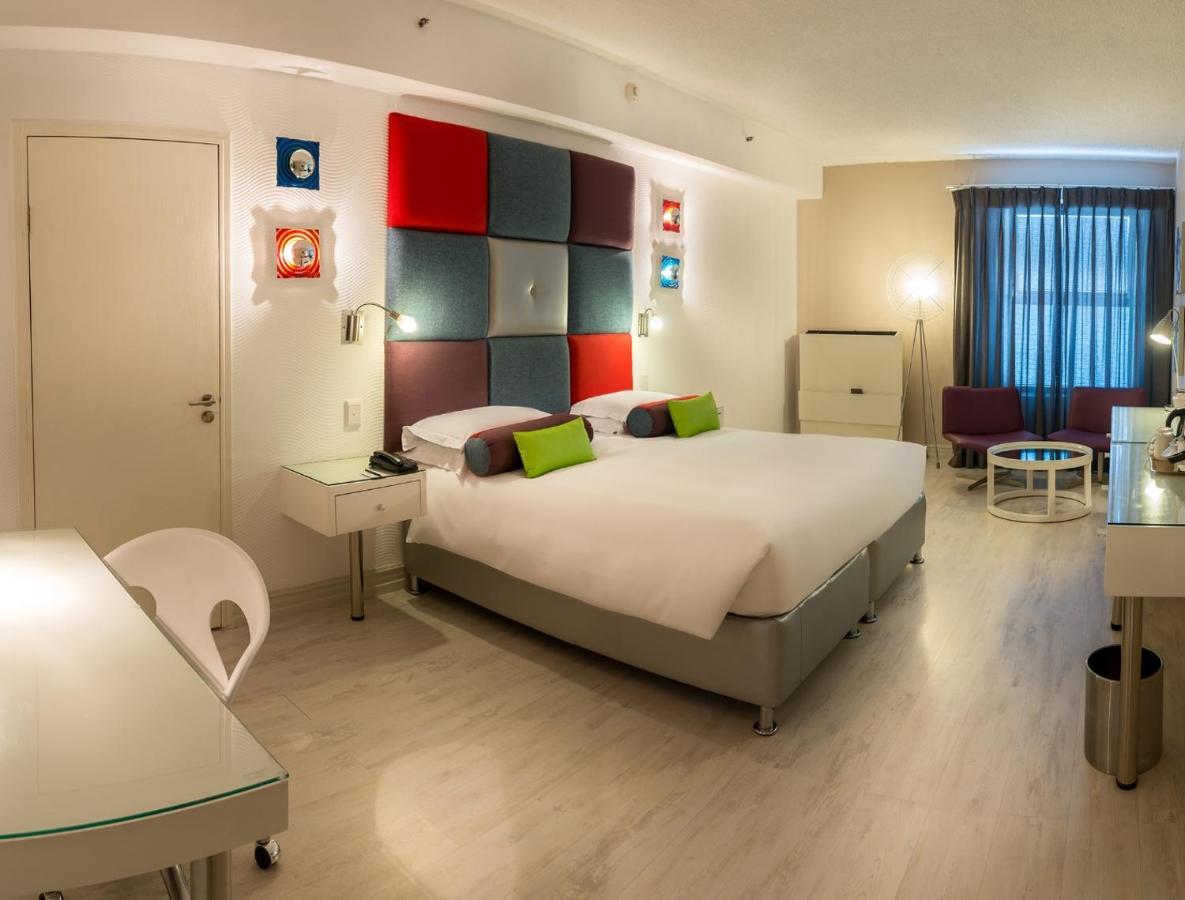קמפטון פארק Peermont Metcourt Suites At Emperors Palace מראה חיצוני תמונה